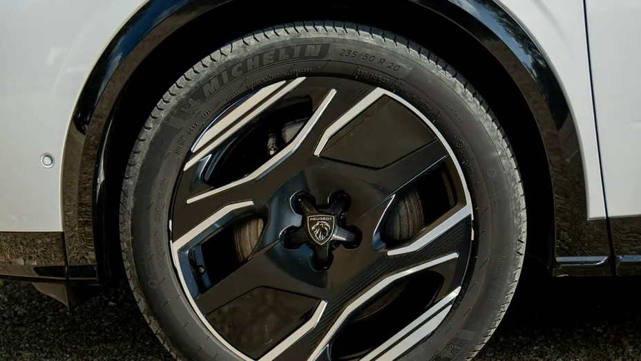 PEUGEOT 3008 -