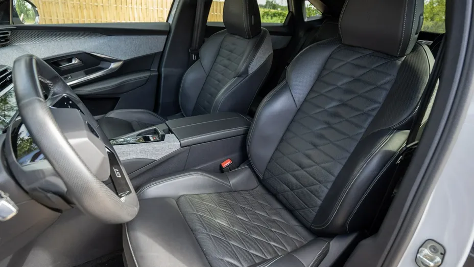 PEUGEOT 3008 -