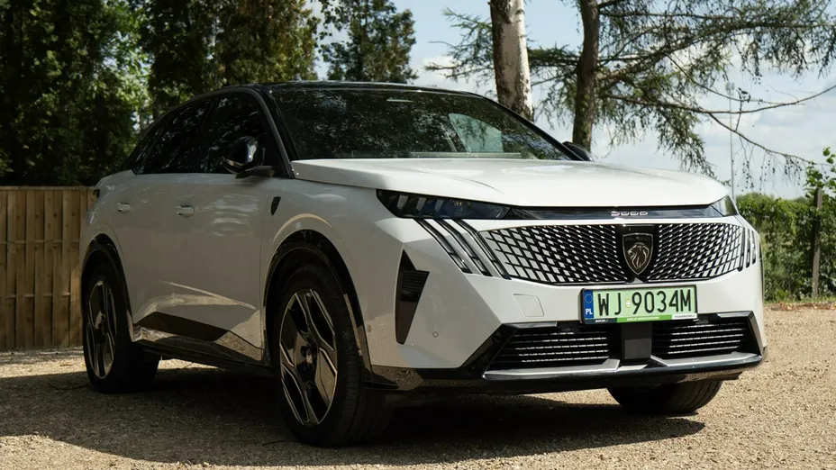 PEUGEOT 3008 -