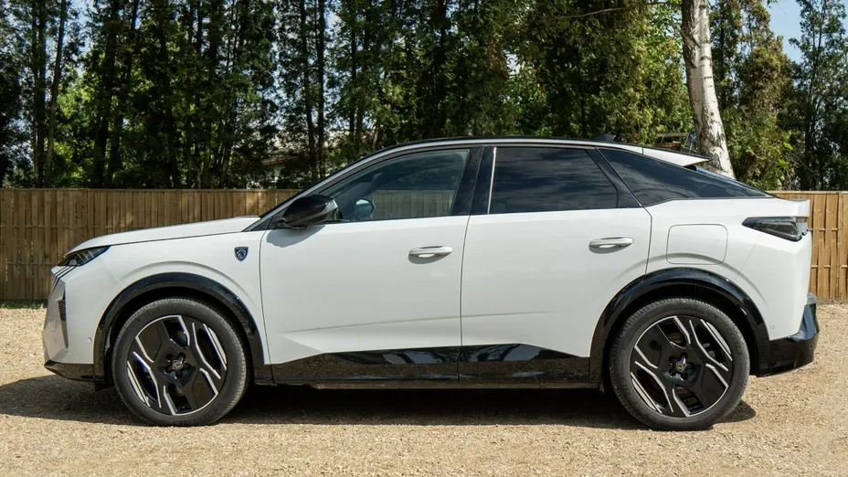 PEUGEOT 3008 -