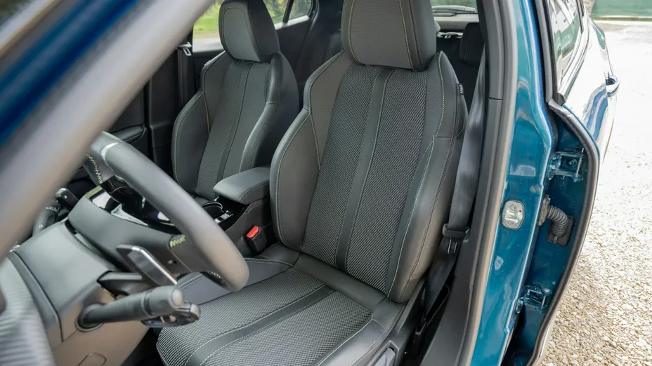 PEUGEOT 2008 -