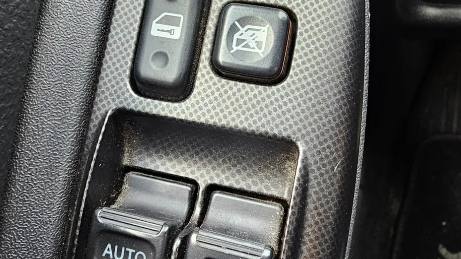TOYOTA Yaris -