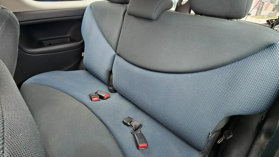 TOYOTA Yaris -