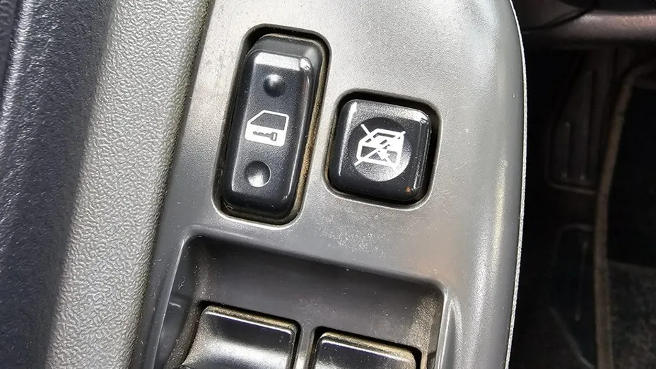 TOYOTA Yaris -