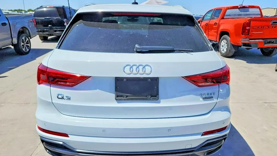 AUDI Q3 -