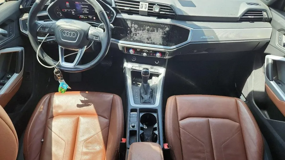 AUDI Q3 -