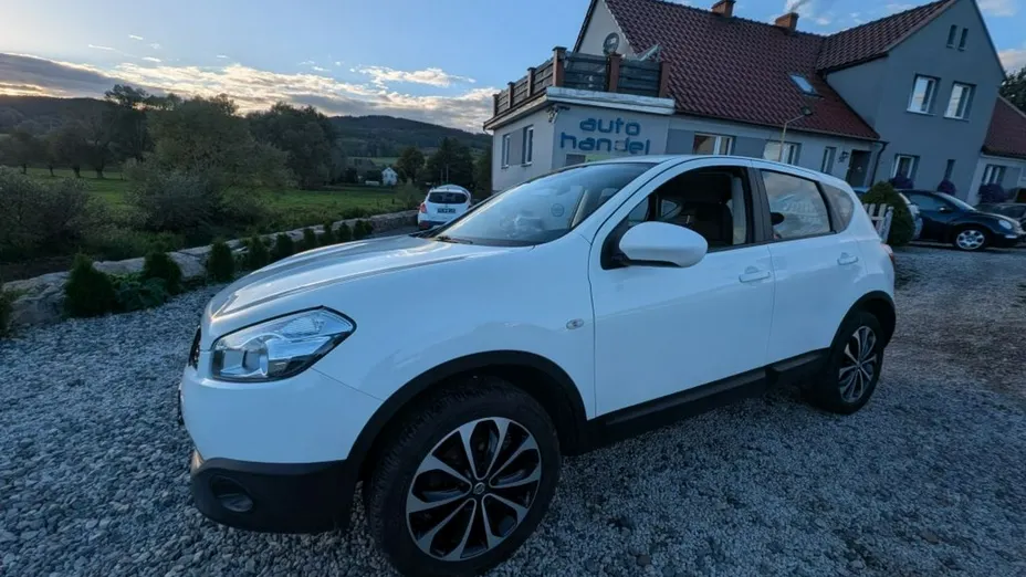 NISSAN Qashqai -