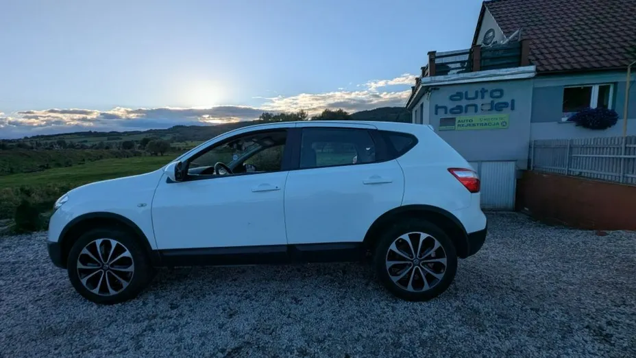 NISSAN Qashqai -