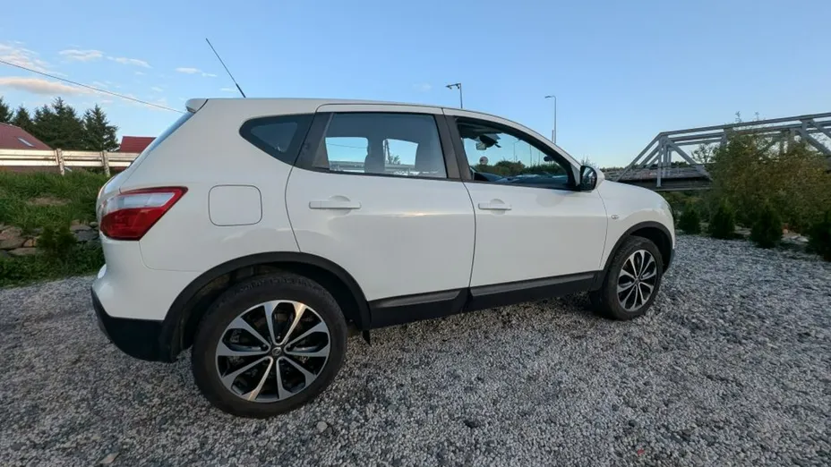 NISSAN Qashqai -