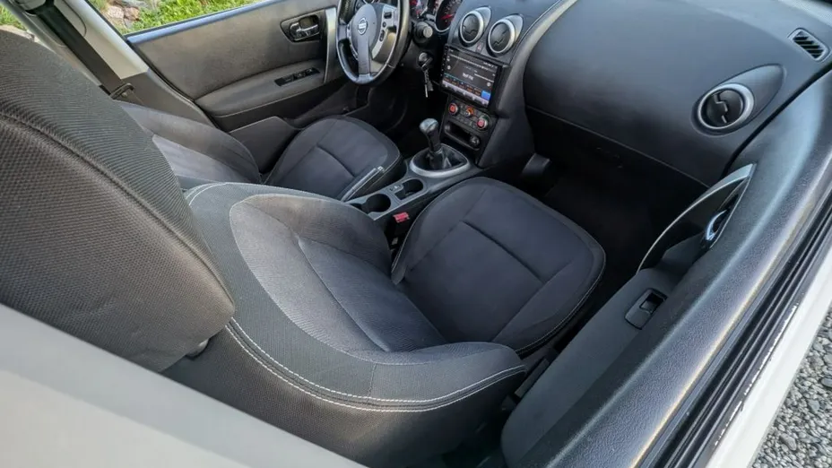 NISSAN Qashqai -