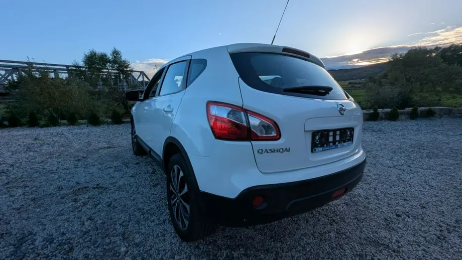 NISSAN Qashqai -