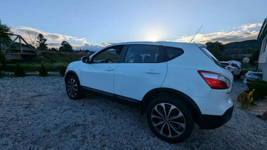 NISSAN Qashqai -