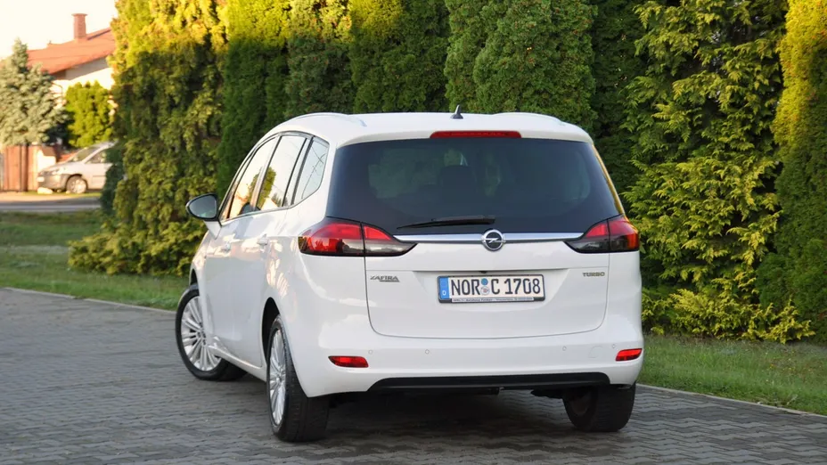 OPEL Zafira -