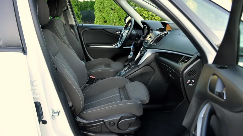 OPEL Zafira -