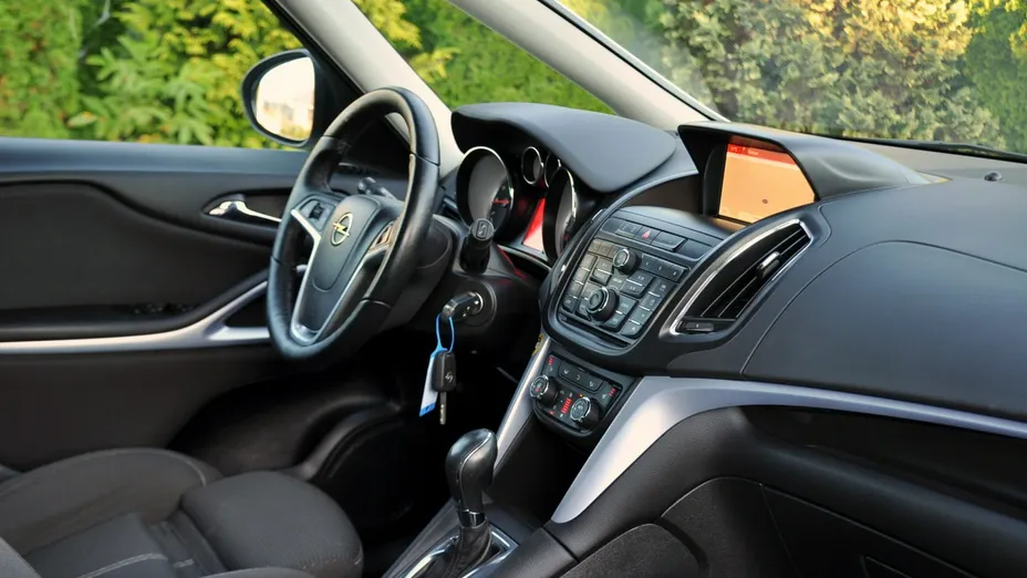 OPEL Zafira -