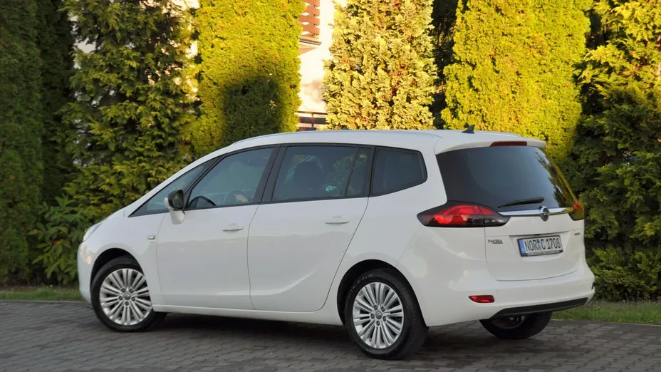 OPEL Zafira -