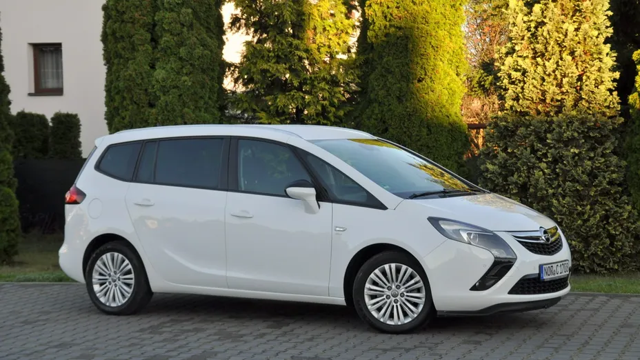 OPEL Zafira -