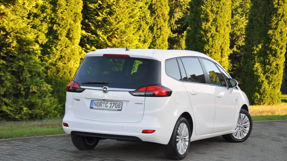 OPEL Zafira -