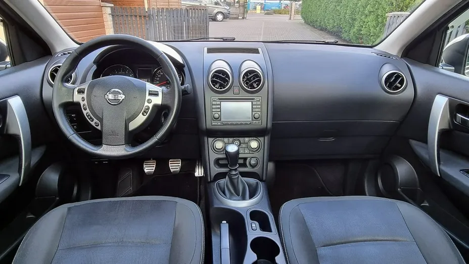 NISSAN Qashqai -