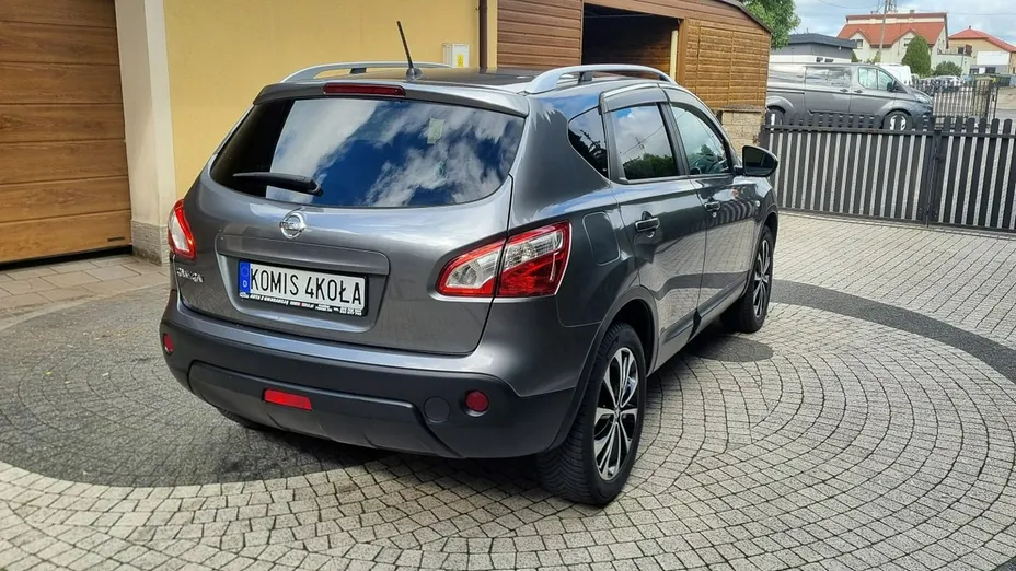 NISSAN Qashqai -