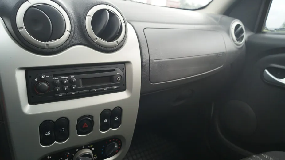 DACIA Sandero -