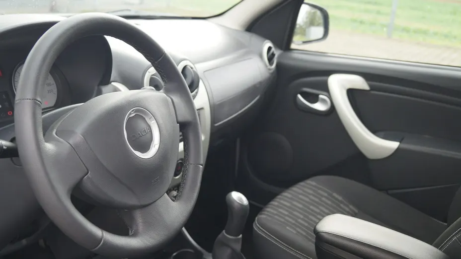 DACIA Sandero -