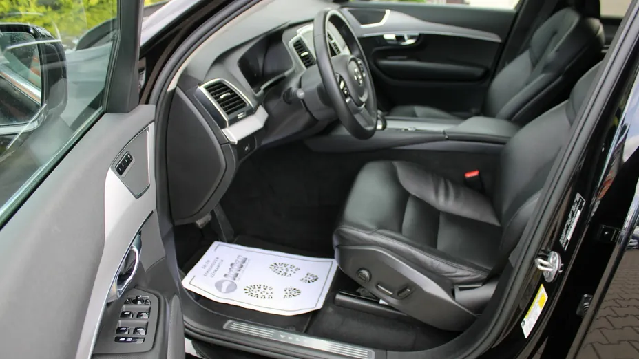 VOLVO XC90 -