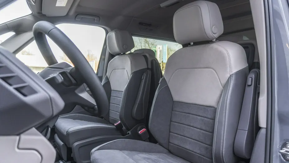 VOLKSWAGEN Multivan -