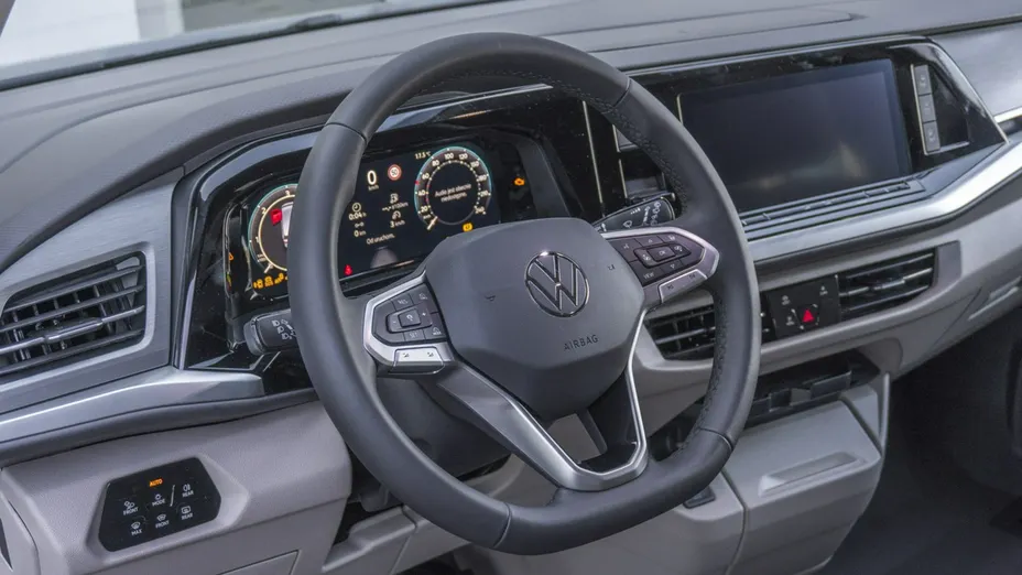 VOLKSWAGEN Multivan -