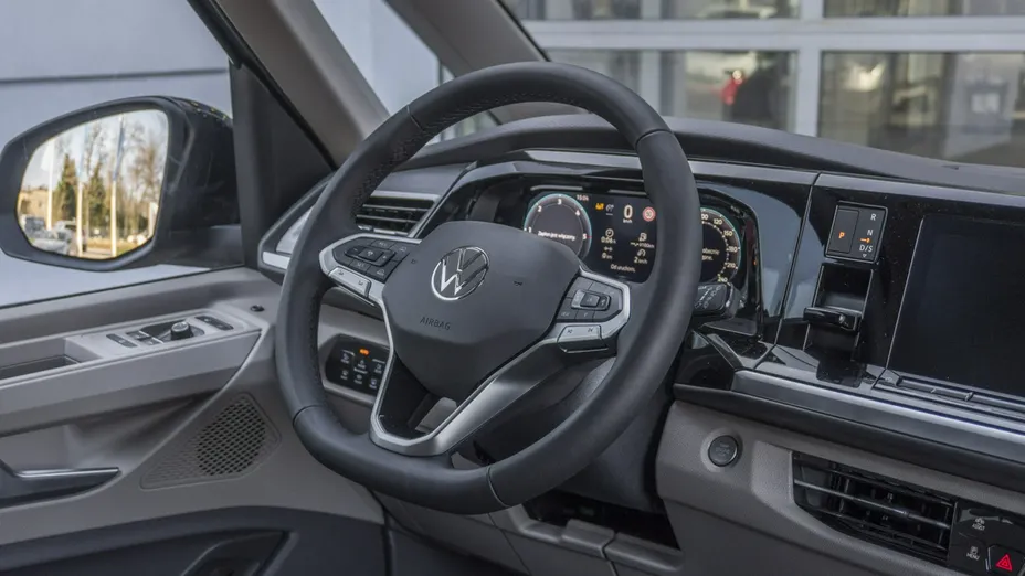 VOLKSWAGEN Multivan -