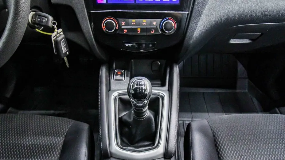 NISSAN Qashqai -