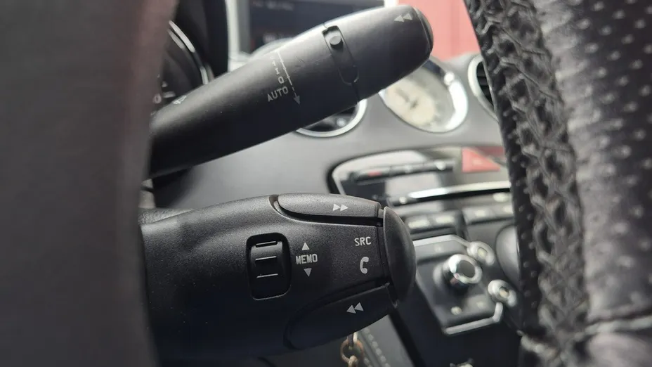 PEUGEOT RCZ -