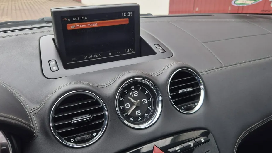 PEUGEOT RCZ -