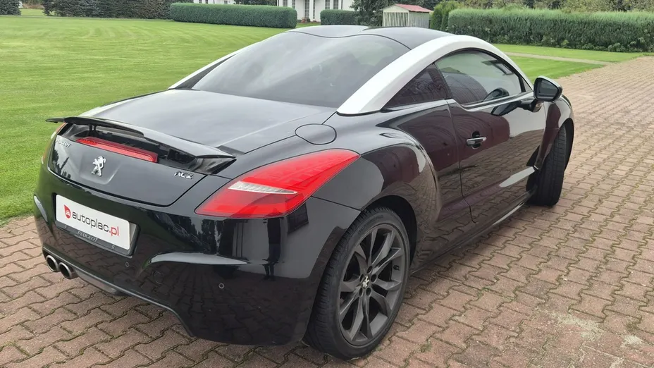 PEUGEOT RCZ -