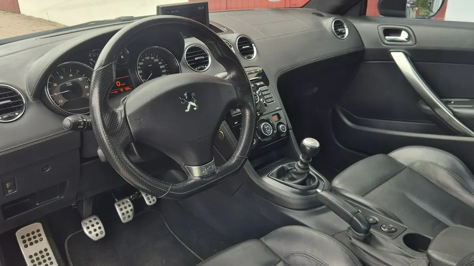 PEUGEOT RCZ -