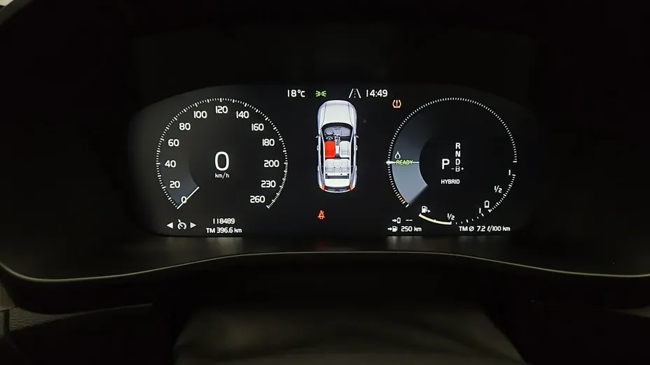 VOLVO XC40 -
