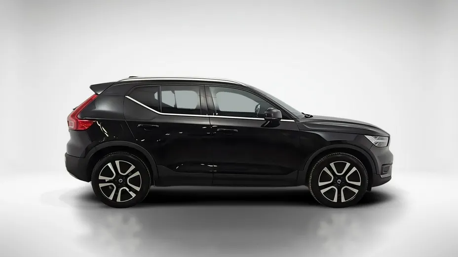VOLVO XC40 -