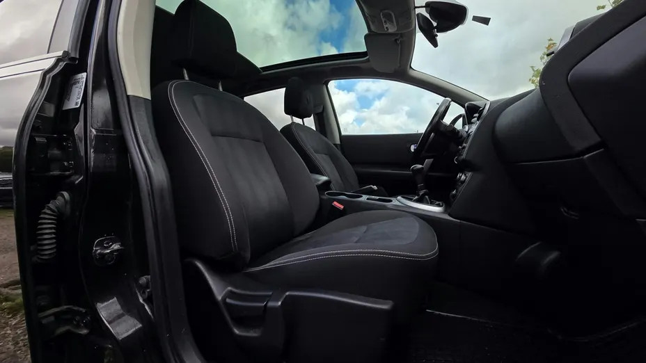 NISSAN Qashqai -