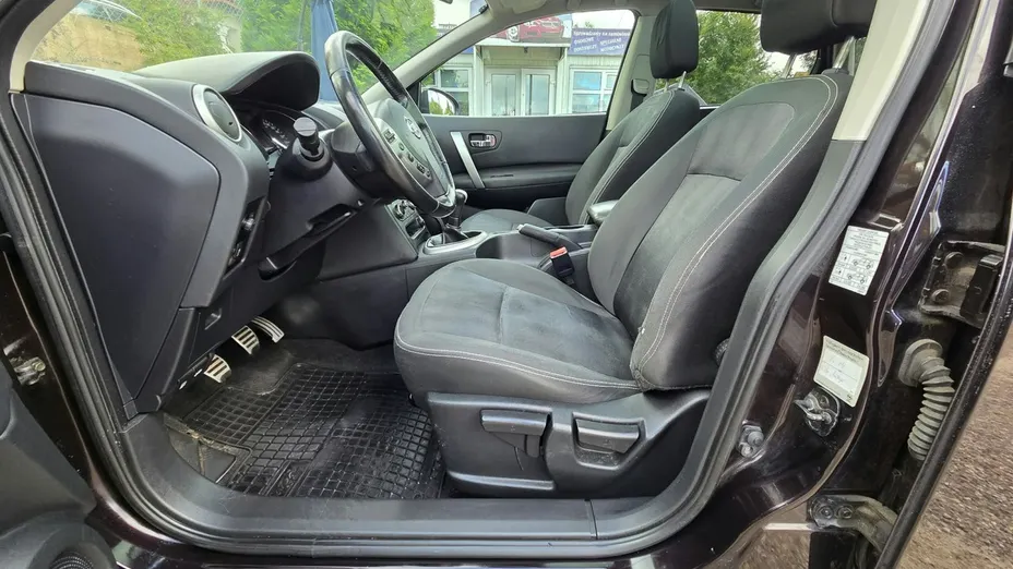 NISSAN Qashqai -