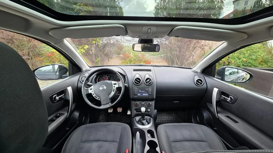 NISSAN Qashqai -