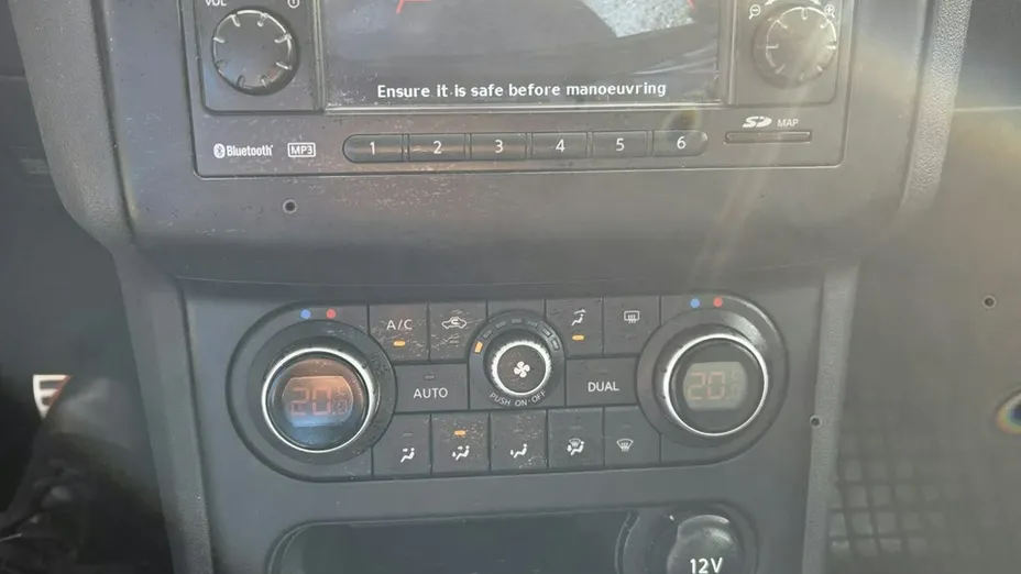 NISSAN Qashqai -