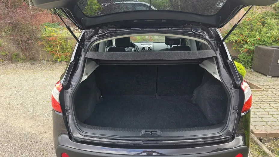 NISSAN Qashqai -