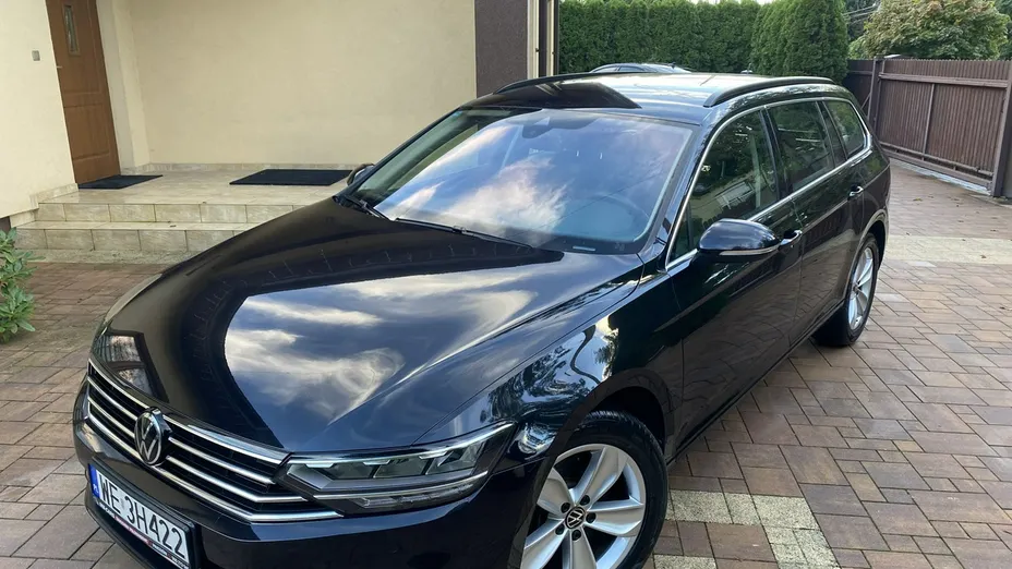 VOLKSWAGEN Passat -