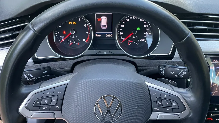 VOLKSWAGEN Passat -