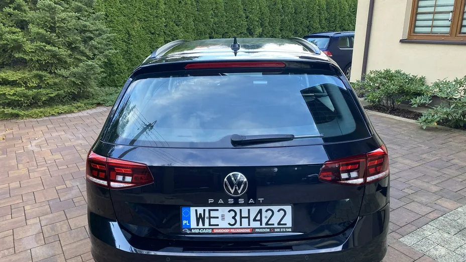 VOLKSWAGEN Passat -