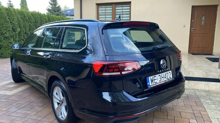 VOLKSWAGEN Passat -