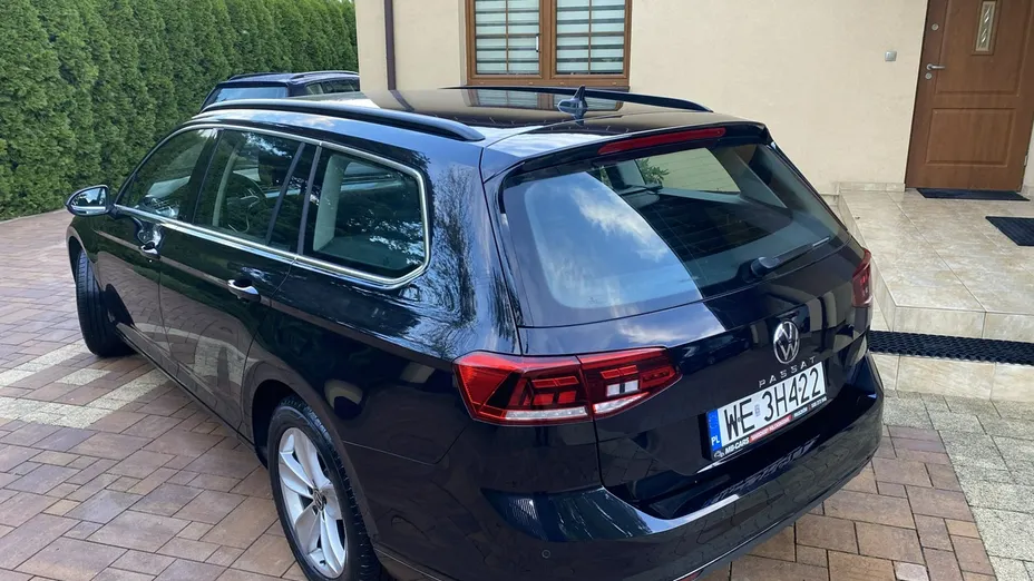 VOLKSWAGEN Passat -