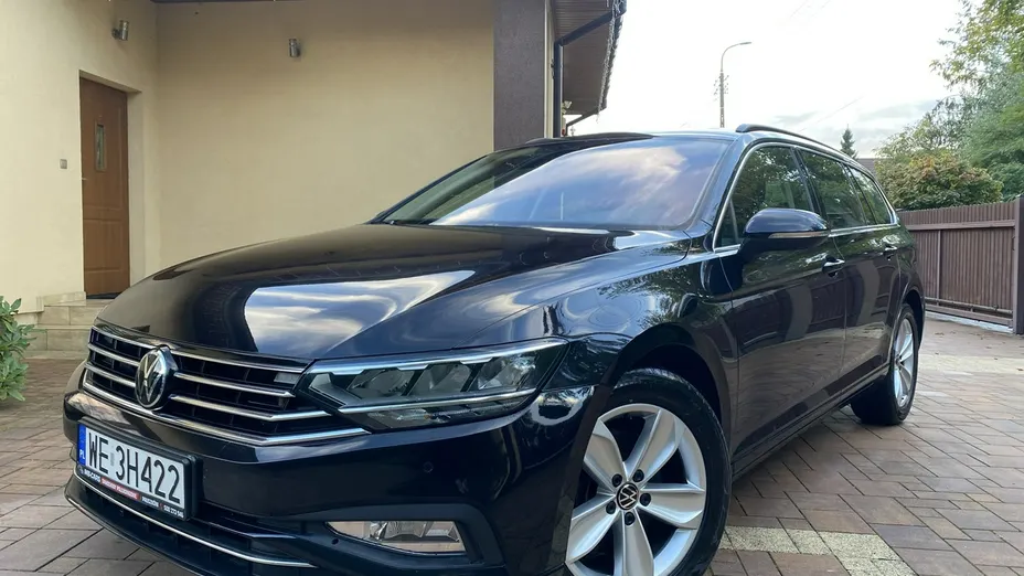 VOLKSWAGEN Passat -