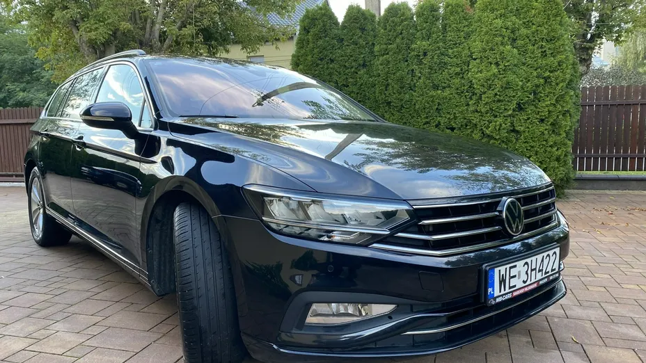 VOLKSWAGEN Passat -