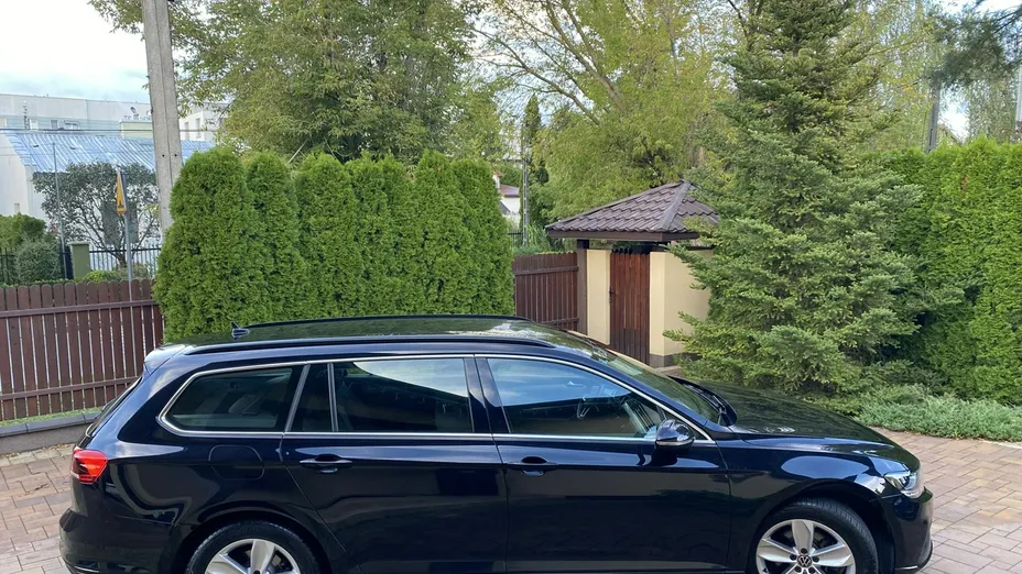 VOLKSWAGEN Passat -